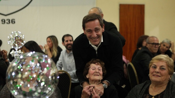 Garro participó del aniversario de un club histórico de La Plata y agradeció por “su legado invaluable”