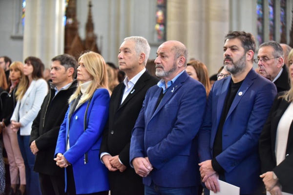 Con Alak y Kicillof se realizó el tedeum por el Día de la Independencia en la Catedral de La Plata: " nadie se salva solo"