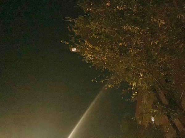 "Parece que estamos en una serie con la luz titilando": El reclamo de una vecina de Barrio Norte en La Plata