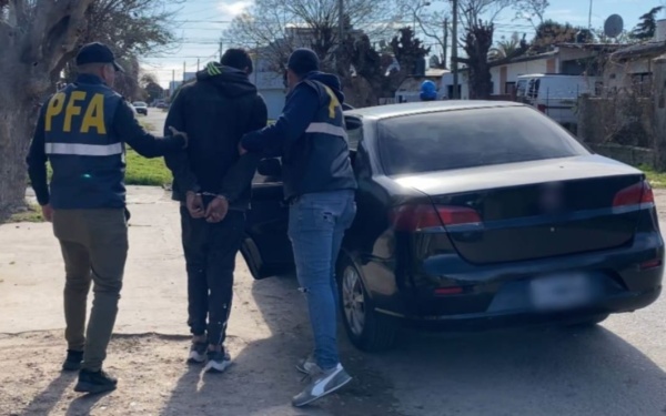 Detuvieron a un hombre en Villa Elvira con 43kg de marihuana