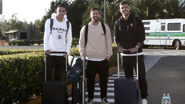 Messi llegó desde París junto a Di María y Paredes para lucir la camiseta argentina