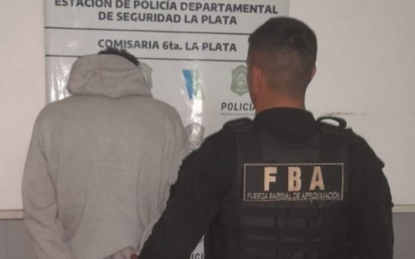 Arrestaron al ladrón "saltarín" de La Plata: iba de techo en techo hasta que encontraba la casa indicada para delinquir