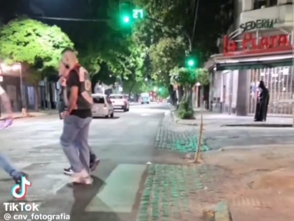 De los Hells Angels a Darth Vader: el video que resume la semana más insólita en La Plata