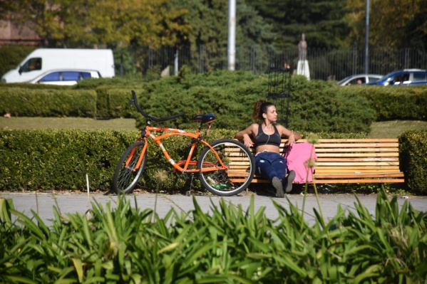 Viernes de sol en La Plata y con un poquito de calor en otoño