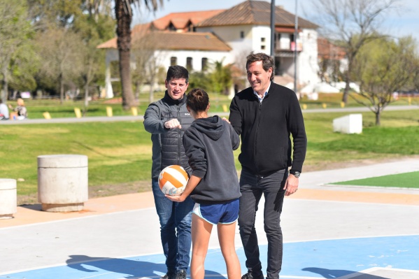 Garro firmó un importante convenio para promover la forestación y la sustentabilidad en el Parque Ecológico de La Plata