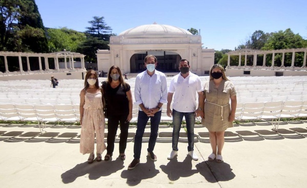 Garro sali&oacute; a pedir tambi&eacute;n por el Teatro del Lago: &ldquo;Miles de platenses quieren volver a disfrutarlo&rdquo;