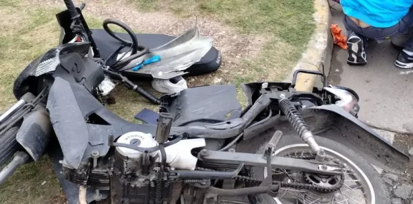 Grave accidente en La Plata: una mujer sufrió fracturas expuestas