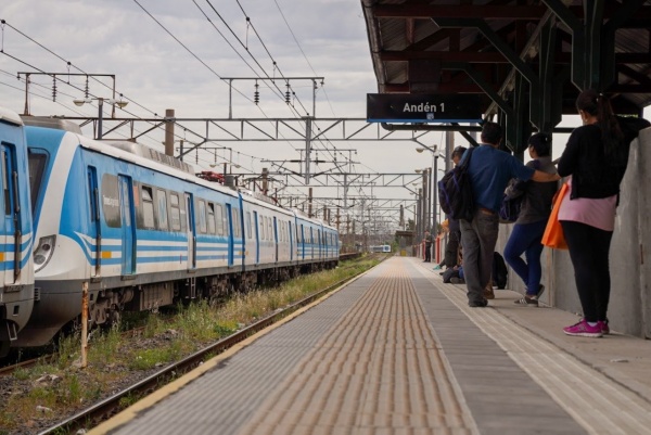 La estación Santillán y Kosteki ya tiene todos sus andenes adaptados para los trenes eléctricos que van a La Plata