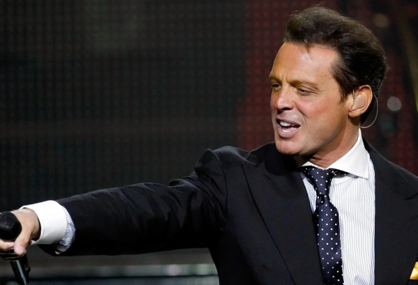 Estiman que Luis Miguel gasta cerca de 3 millones de pesos para mantener su figura jovial y radiante