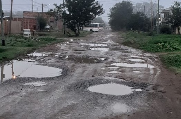 En 64 y 167 se quejaron por calles intransitables: "Nadie nos da bola"