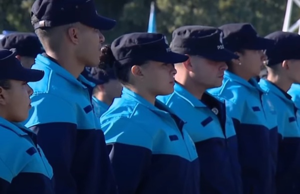 La Provincia anunció una mejora salarial para los efectivos de la Policía Bonaerense y un aumento en concepto de uniforme