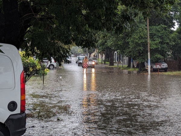 Tras el diluvio, los vecinos difundieron impresionantes videos de las inundaciones en La Plata