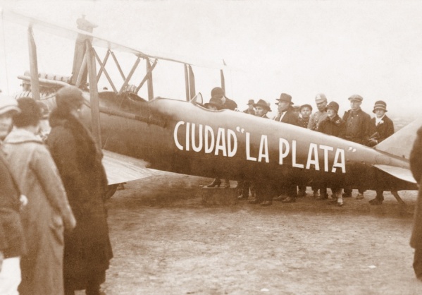 El misterioso e histórico avión “Ciudad La Plata” que guarda un recuerdo épico, conectó a dos países y salió 1.400 pesos