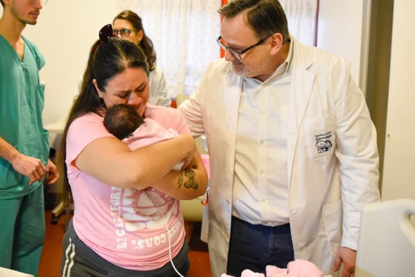 Hito médico en el Hospital Garrahan: nació una bebé operada dentro del útero y se encuentra estable