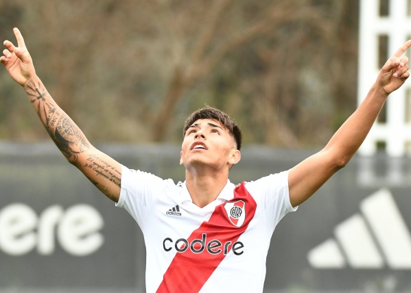 Estudiantes lo pensó como refuerzo, le ofreció continuidad pero se quedará en River