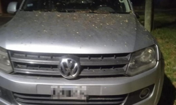 En el barrio La Loma manifiestan que una camioneta está parada hace semanas obstruyendo el tránsito