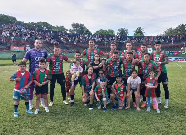 Acá aún no desembarca y en Uruguay no da garantías: ¿Cuál es la durísima situación que vive allí el equipo de Foster?