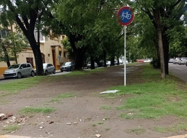 Vecinos alertaron por el sendero inconcluso que conectaría a Plaza Rocha con el Parque Saavedra