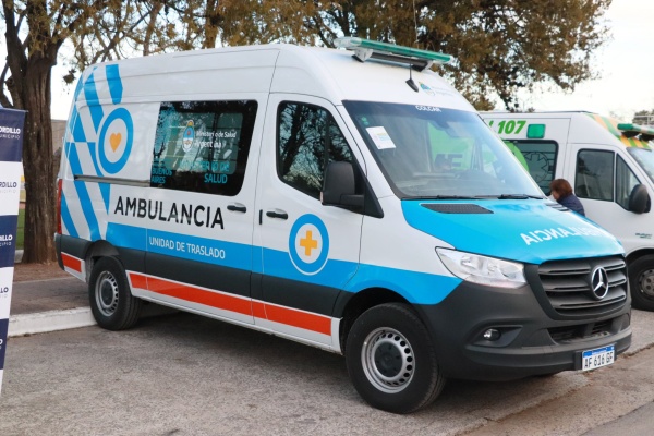 La Provincia entregó ambulancias de alta complejidad destinadas a potenciar y fortalecer la salud pública bonaerense