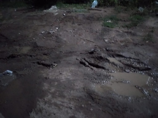 En Villa Castells reclaman por el deplorable estado de las calles que están cubiertas por "barro y pozos"