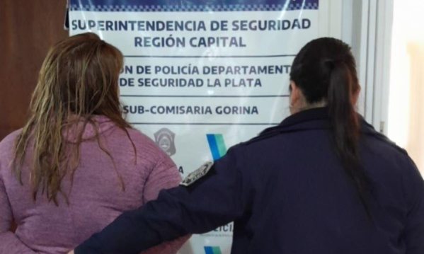 Una mujer quedó detenida en Gorina por golpear a su hija de 13 años: "La tomó del cuello a modo de ahorcamiento"