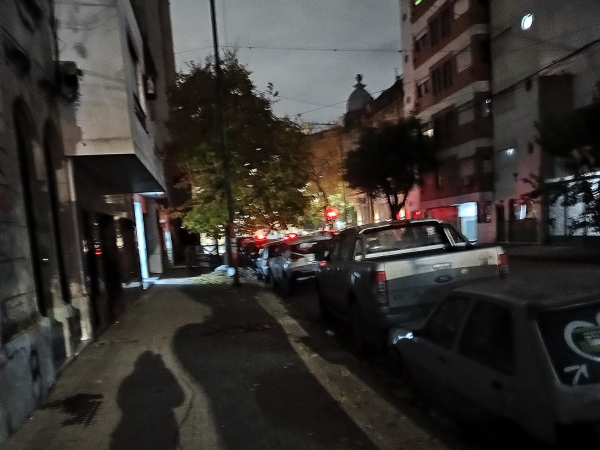 "Lindo salir a la noche; da miedo": la bronca de una vecina por la falta de iluminación en 1 y 49