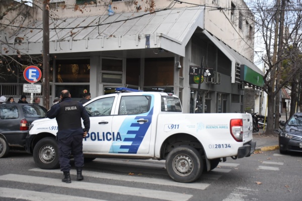 "Todo duró menos de tres minutos": se conocieron más detalles del intento de robo al Banco Provincia de La Plata
