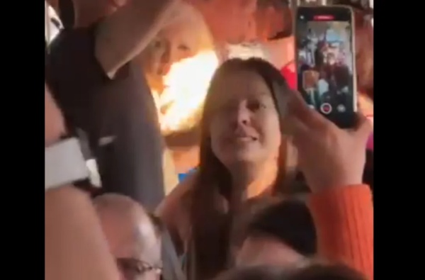 Fuerte escrache a Sandra Pettovello en Aeroparque: "Ganamos las elecciones, agu&aacute;ntensela"