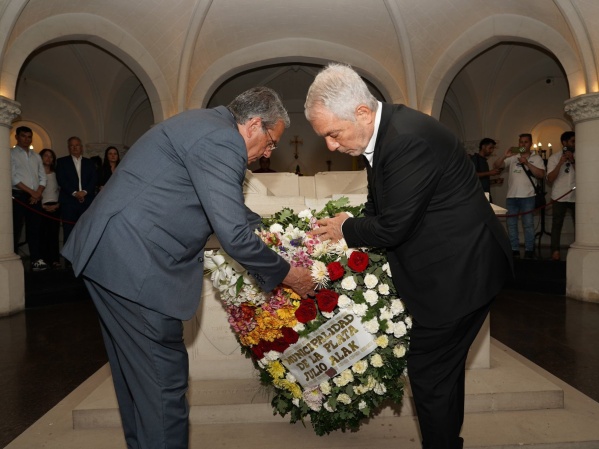 Julio Alak participó del tedeum que se desarrolló en la Catedral