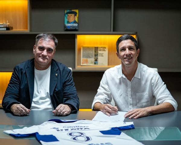 La emotiva vuelta de Nacho Fern&aacute;ndez a Gimnasia: &iquest;Qui&eacute;n se rob&oacute; todas las miradas en la presentaci&oacute;n?