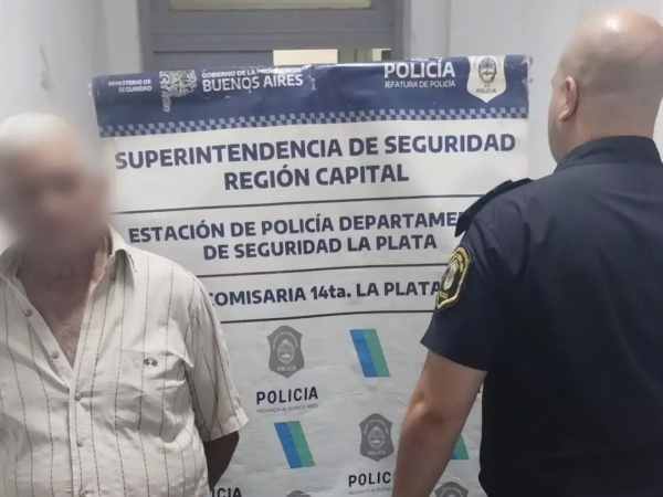 Atraparon a un hombre en La Plata cuando abusaba de una menor en su auto