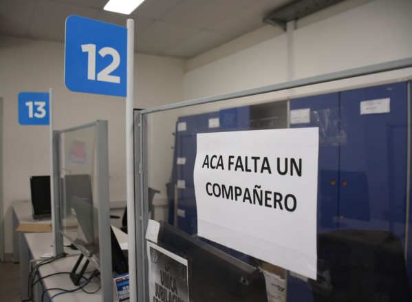 En La Plata también se protestó por los despidos en ANSES: “Sabemos que vienen por más”