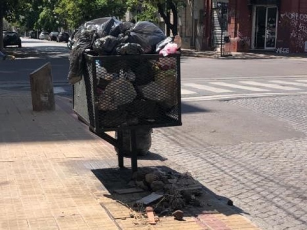 En 4 y 46 reclaman por la recolección de residuos