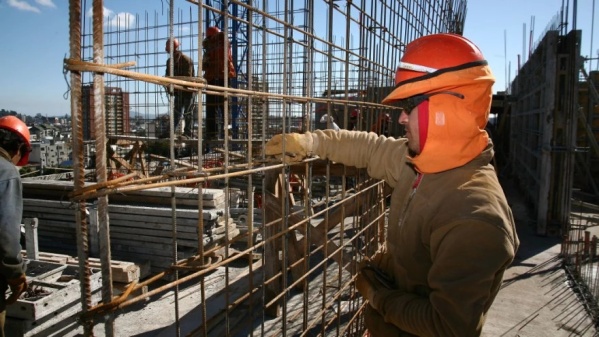 El INDEC informó que hubo un récord histórico de empleo en el rubro de la construcción con 460.386 puestos de trabajo