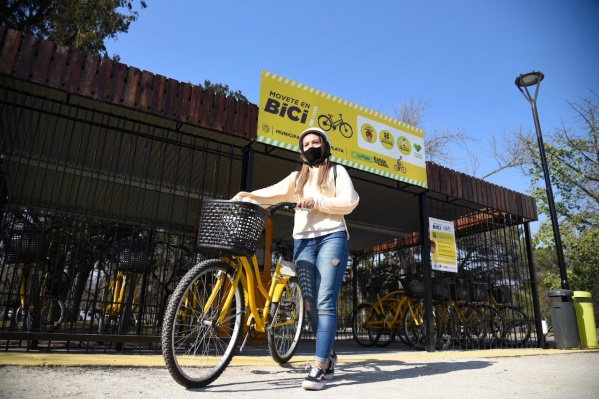 Paseos en bici gratis, el programa que contin&uacute;a vigente en La Plata