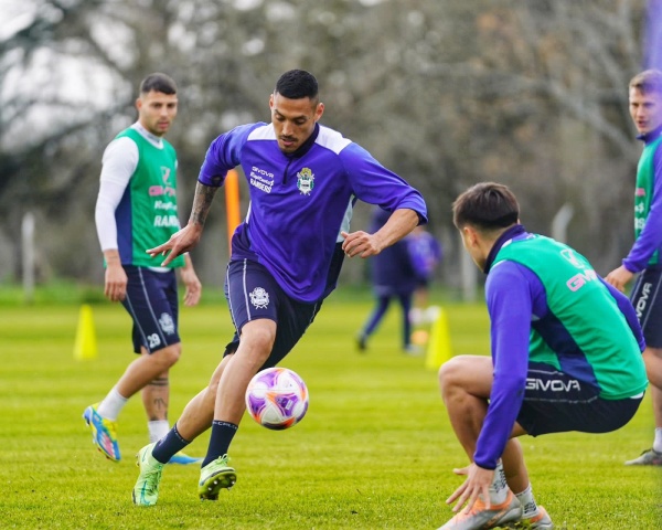 Romero metió mano en el equipo y se perfilan tres debuts ante Independiente