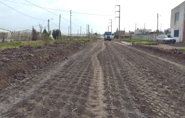 Comenzó la ejecución de un nuevo asfalto para conectar las Avenidas 520 y 44 en La Plata