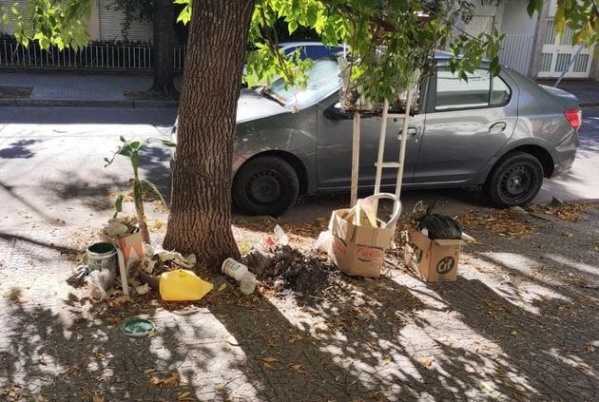 Vecinos de 23 y 54 reclaman por la falta de recolección de basura en la zona: "Llevamos varios días así"