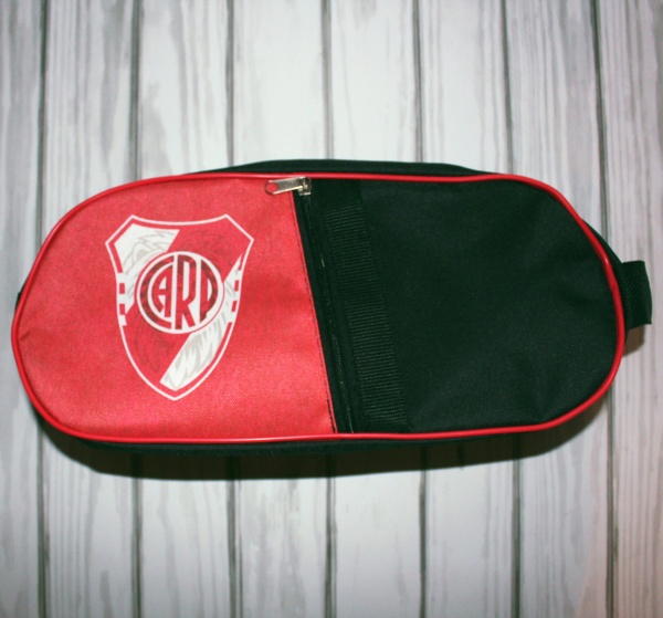 Perdieron el botinero y la ropa de f&uacute;tbol de su hijo cuando volv&iacute;an en micro: "Volv&iacute;a a jugar y ahora no tiene con qu&eacute;"