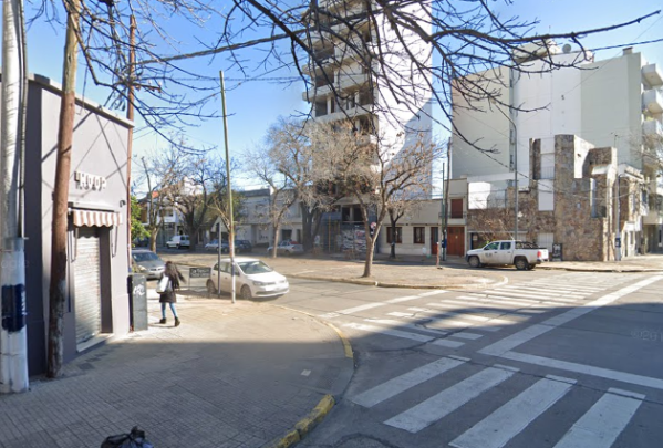 Le intentaron robar la moto en barrio Norte, s&oacute;lo pudieron quitarle los documentos y ahora pide ayuda para recuperarlos