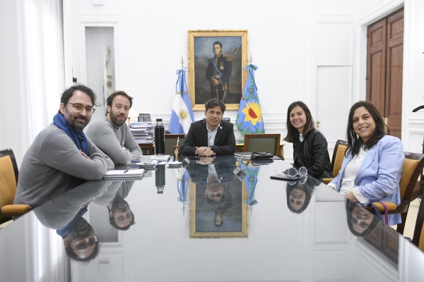 Kicillof y Raverta suscribieron un convenio para mejorar la asistencia a los jubilados de la Provincia