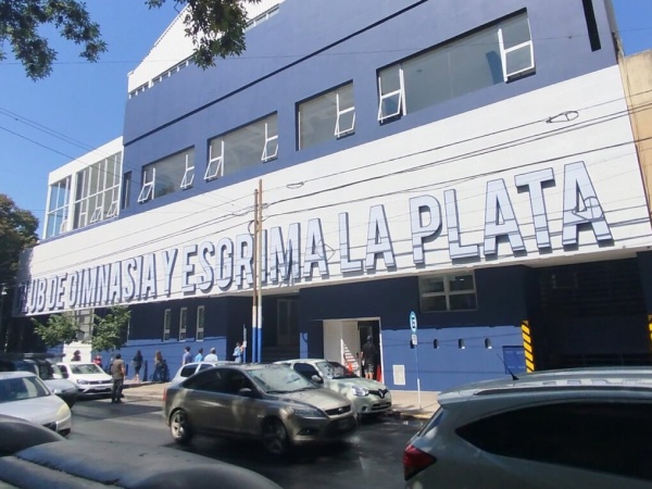 Una agrupación de Gimnasia acusó a la actual de dirigencia de pactar con un candidato a presidente