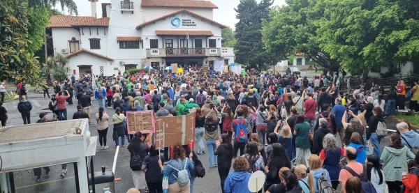 Tensión en la Agencia Nacional de Discapacidad: manifestantes ingresaron al edificio y exigen respuestas al Gobierno