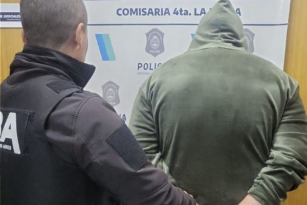 Denunció que le habían robado una suma millonaria en La Plata, la policía no le creyó y terminó detenido