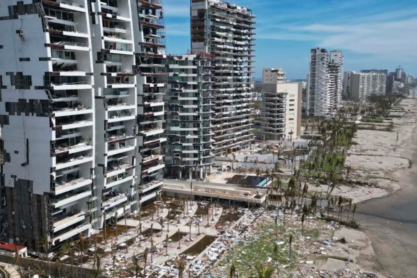 El paso del Huracán Otis por México dejó un saldo de 47 muertes, 59 personas desparecidas y 273 mil viviendas destruidas