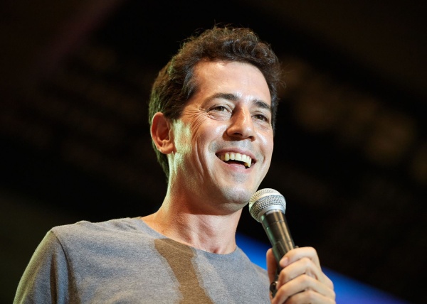 Wado de Pedro estuvo en el primer Congreso Nacional Martín Fierro y afirmó que "la militancia hace plena a la democracia"