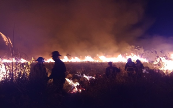 Incendios en Barrio Aeropuerto, los vecinos de la zona lanzaron un comunicado: "Exigimos que se cumplan las normativas"