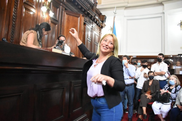 Guillermo Escudero se tom&oacute; licencia por un d&iacute;a del Concejo Deliberante y Yanina S&aacute;nchez asumi&oacute; en su lugar