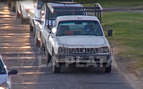 Lo detuvieron por manejar borracho y dormirse en el sem&aacute;foro de 19 y 72