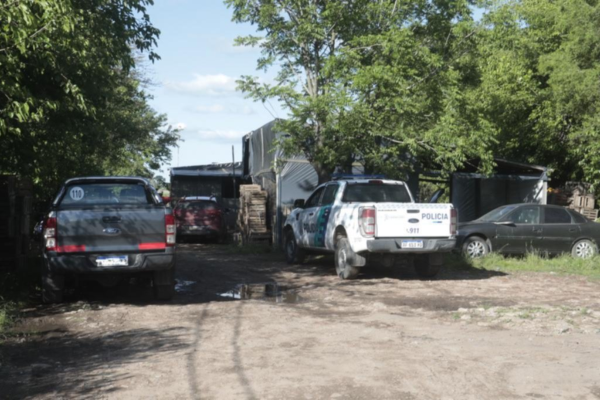 Brutal entradera a dos familias de quinteros en La Plata: los delincuentes casi asfixian a un nene de cuatro años